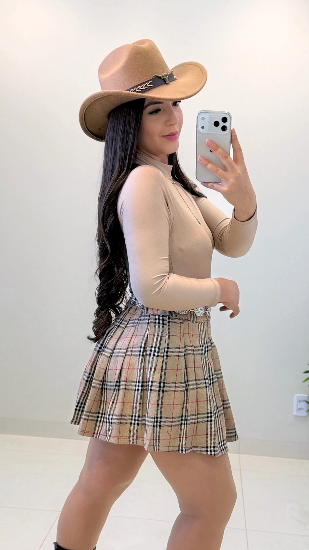 saia renata (bege) saia renata (bege)